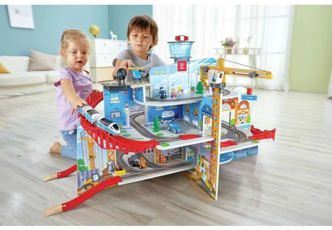 Hape Megastad Spoorwegset E3768 - 55 Onderdelen - Veelkleurig