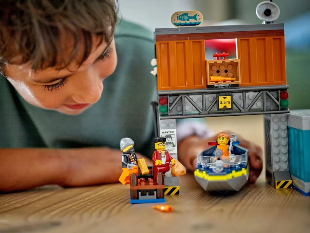 LEGO City 60417 Politiespeedboot & Boevenschuilplaats - 311 Stukken
