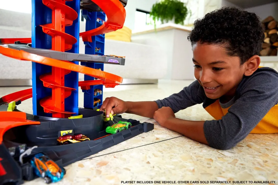 Hot Wheels City Mega Garage GTT95 - Racebaan - Meerkleurig