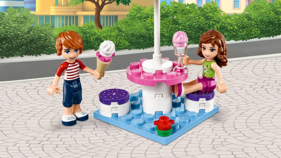 LEGO Friends Heartlake Yoghurtijswinkel 41320 - 370 Stukken