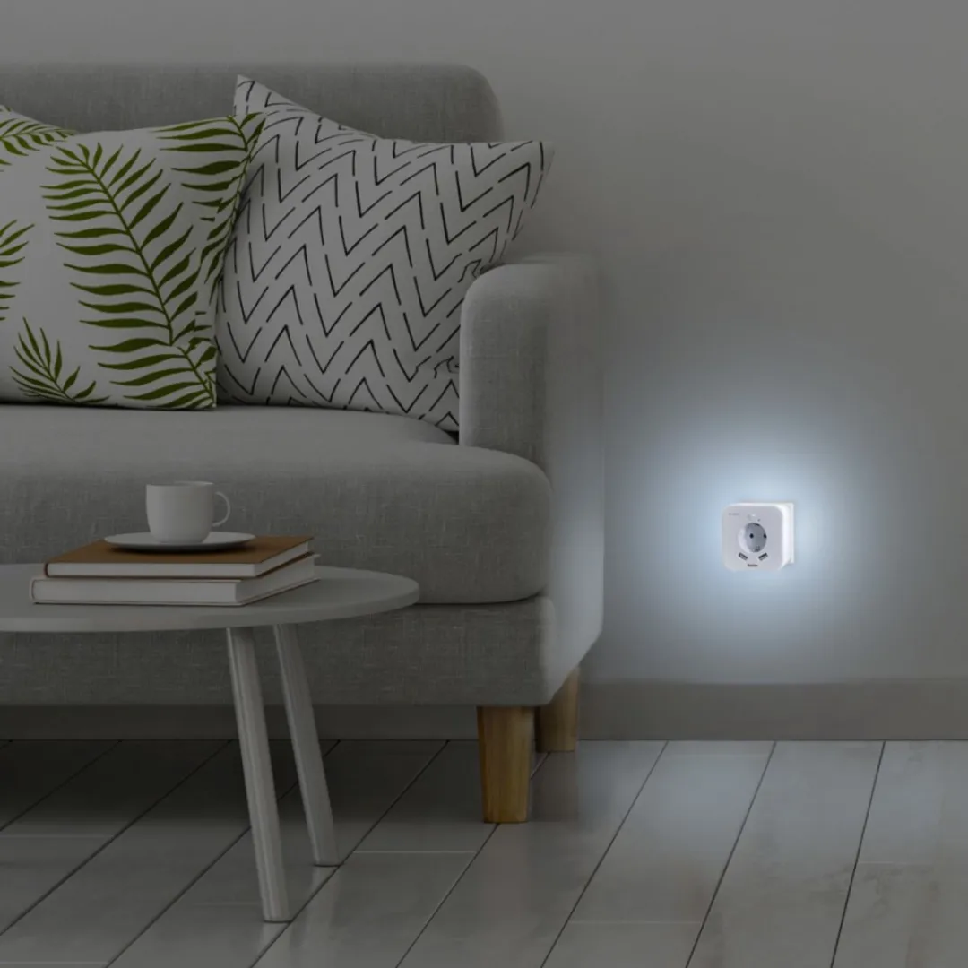 Hama Led-nachtlampje Stopcontact 2 USB-uitgangen Bewegings- en lichtsensor - Wit