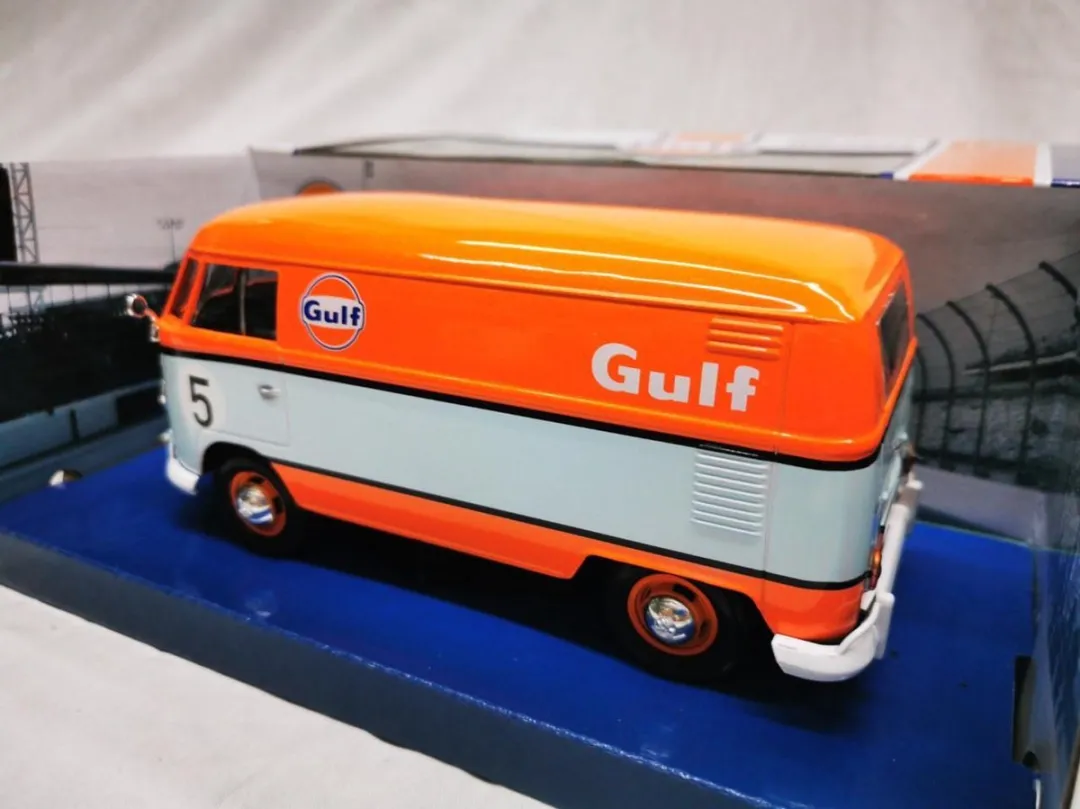 Volkswagen Type 2 T1 Delivery Van #5 Gulf 1:24 - Lichtblauw/Oranje - afbeelding 6 van 6