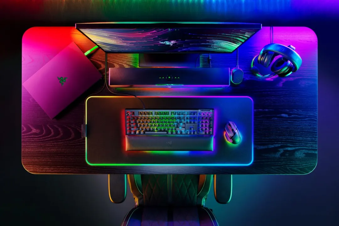 Razer BlackWidow V4 RZ03-04690100-R3M1 Gaming Toetsenbord - Green Switch - Zwart