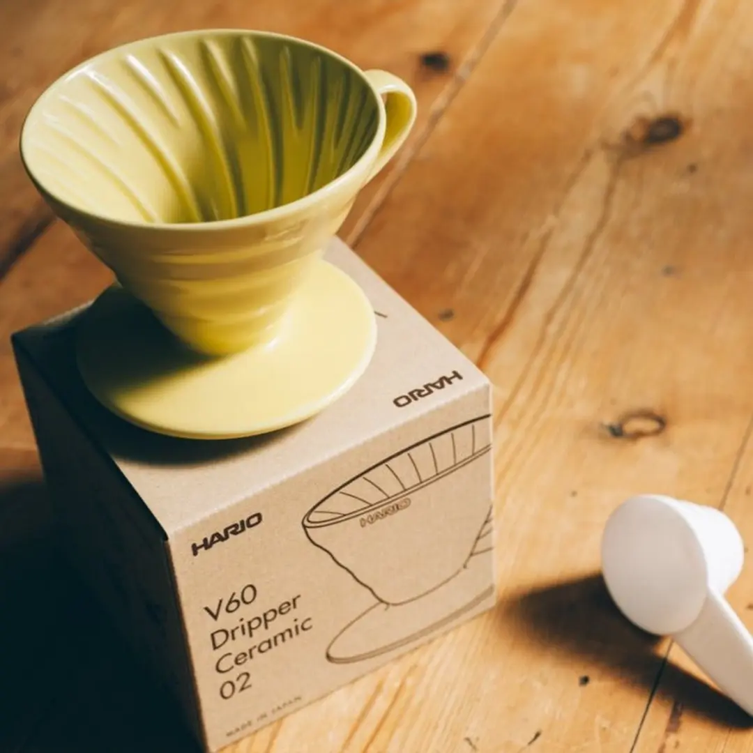 Hario V60 Dripper 02 Keramiek - Geel - afbeelding 3 van 4