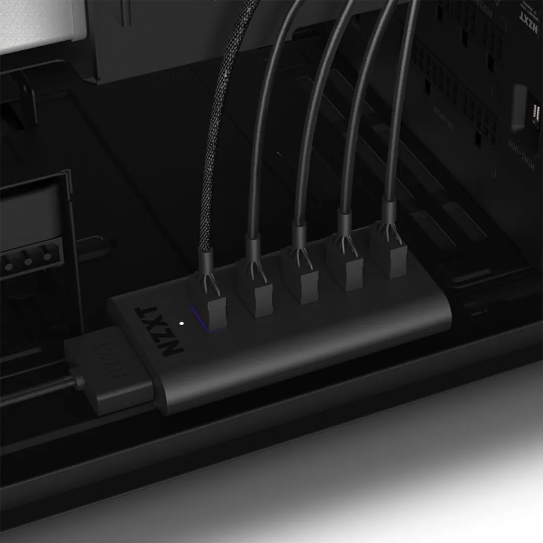 NZXT AC-IUSBH-M3 USB-Hub - Zwart