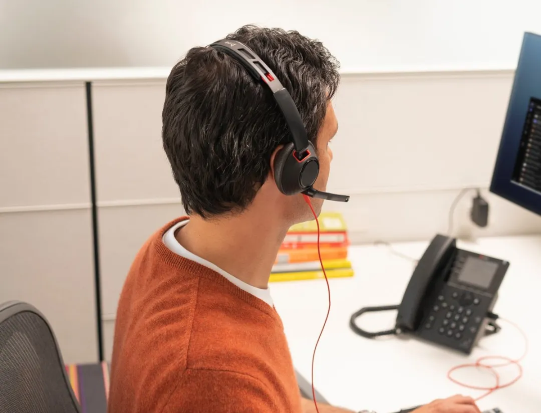 HP Poly 5220 Stereo USB-A VoIP-koptelefoon - Zwart