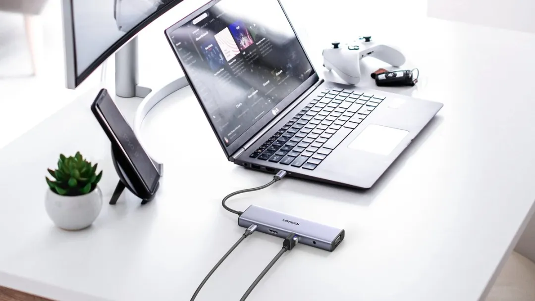 Ugreen Revodok CM498 USB-C Docking Station 10-in-1 - 4K HDMI/VGA - 3x USB-A 3.0 - Grijs