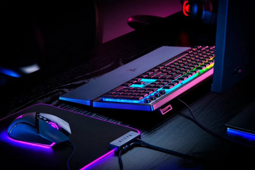 Razer Ornata V3 RZ03-04460900-R3Q1 Gaming Toetsenbord - Zwart