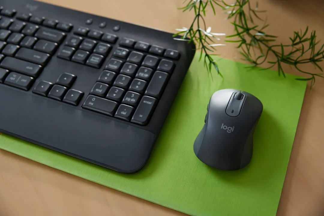 Logitech MK650 Toetsenbord & Muis - Azerty Frans - 4000 DPI - Grafiet