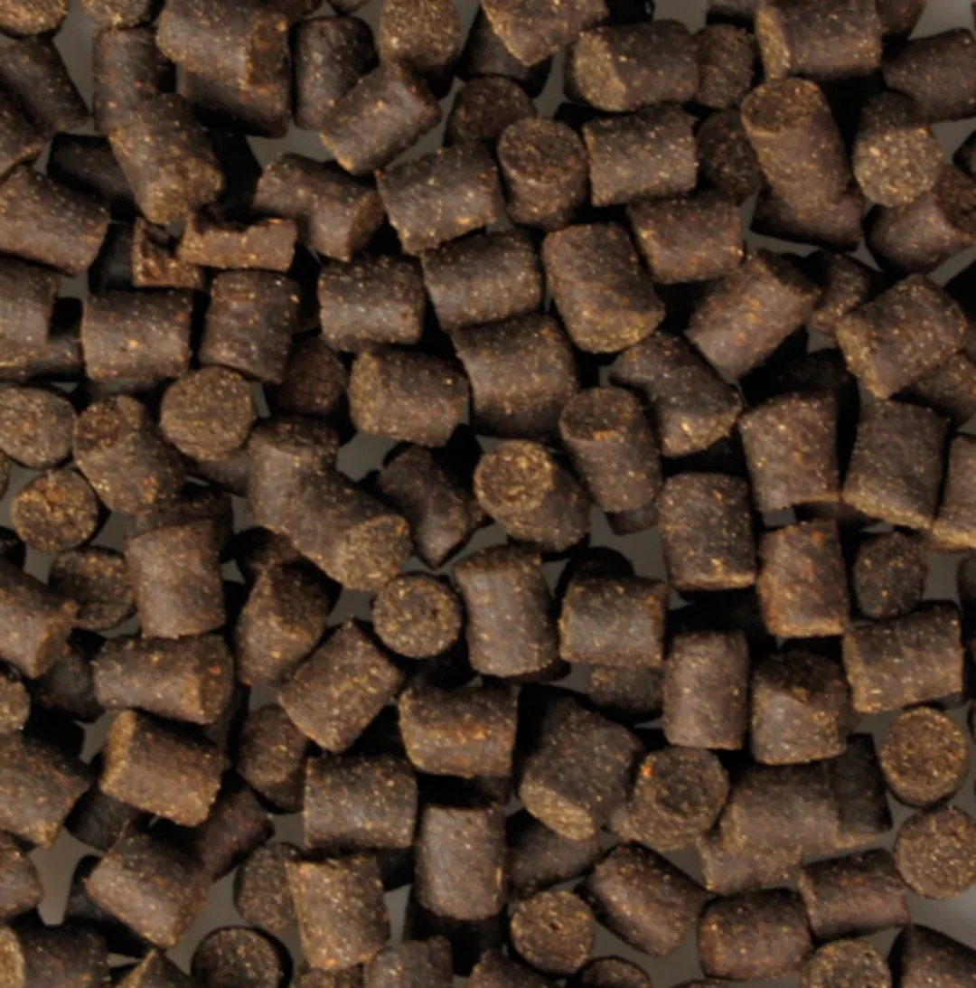 Vissen voer – vissenvoer – vijvervoer – steurvoer – 5L – bruin