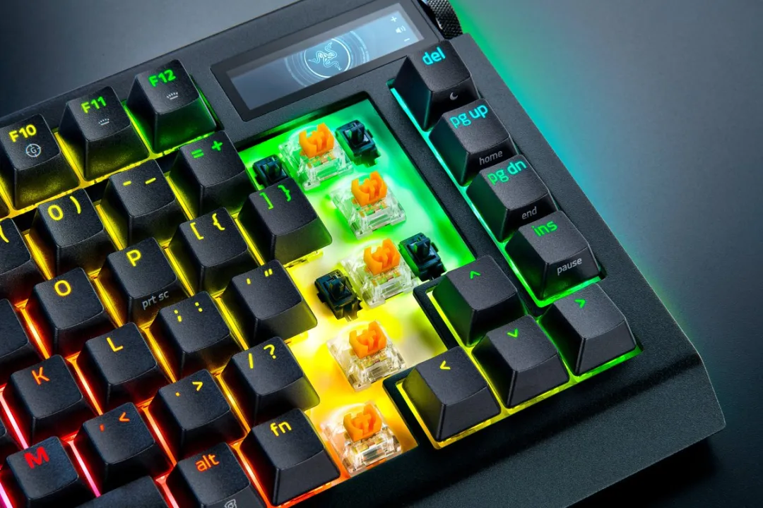 Razer BlackWidow V4 Pro 75% Gaming Toetsenbord - Mechanisch Orange Switch - RZ03-05130100-R3M1 - afbeelding 6 van 6