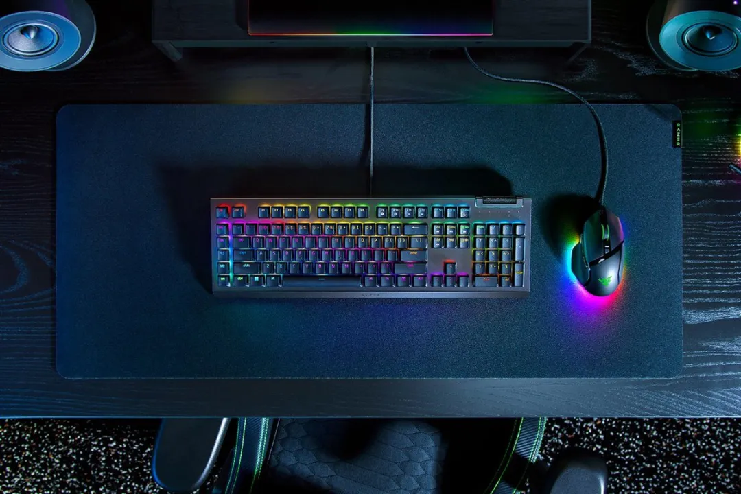 Razer BlackWidow V4 X RZ03-04700600-R3N1 Gaming Toetsenbord - Zwart