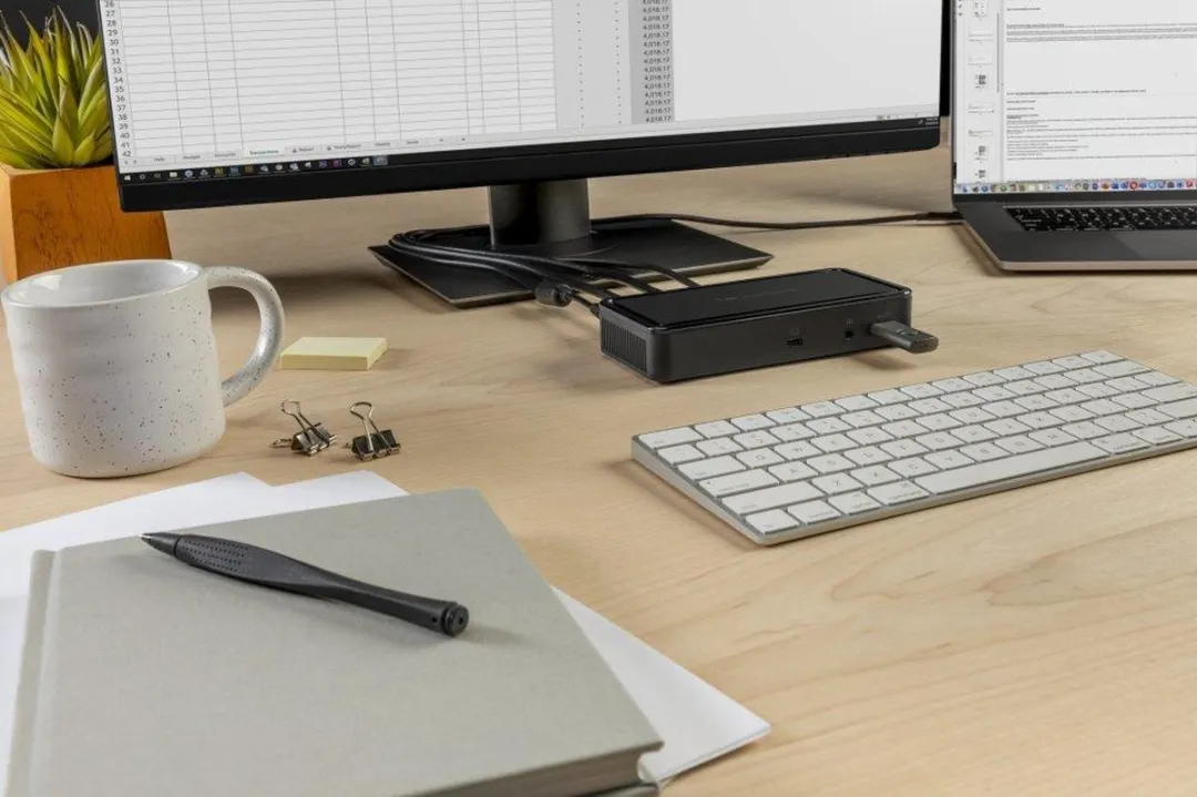 Belkin Thunderbolt 3 Dock Plus F4U109vf - Zwart