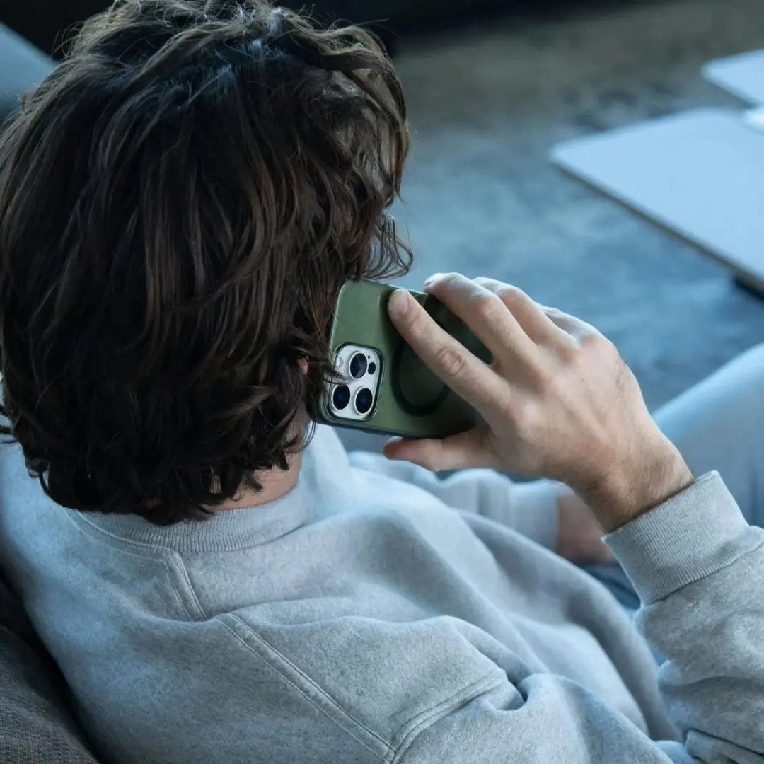 Incase Slim Hoesje iPhone 16 - Groen - afbeelding 4 van 5