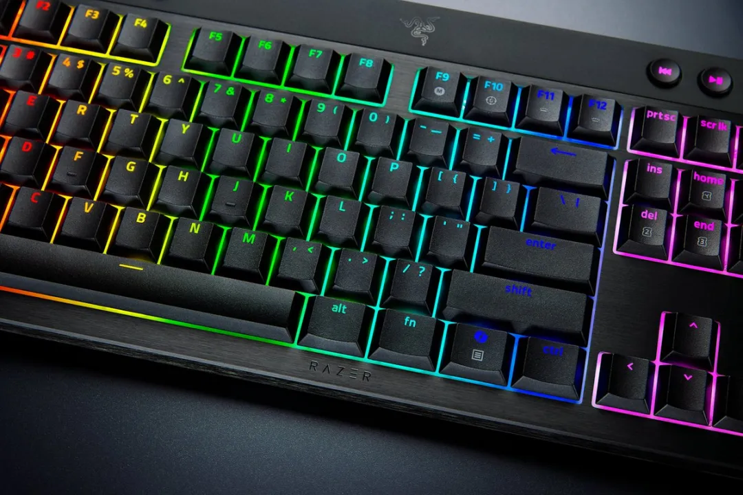 Razer BlackWidow V4 RZ03-05270100-R3M1 Gaming Toetsenbord - Mechanisch - Green Switches - Zwart