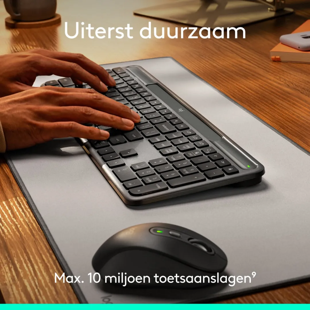 Logitech Signature Slim Solar+ K980 Toetsenbord - QWERTY ISO - Graphite - afbeelding 6 van 6