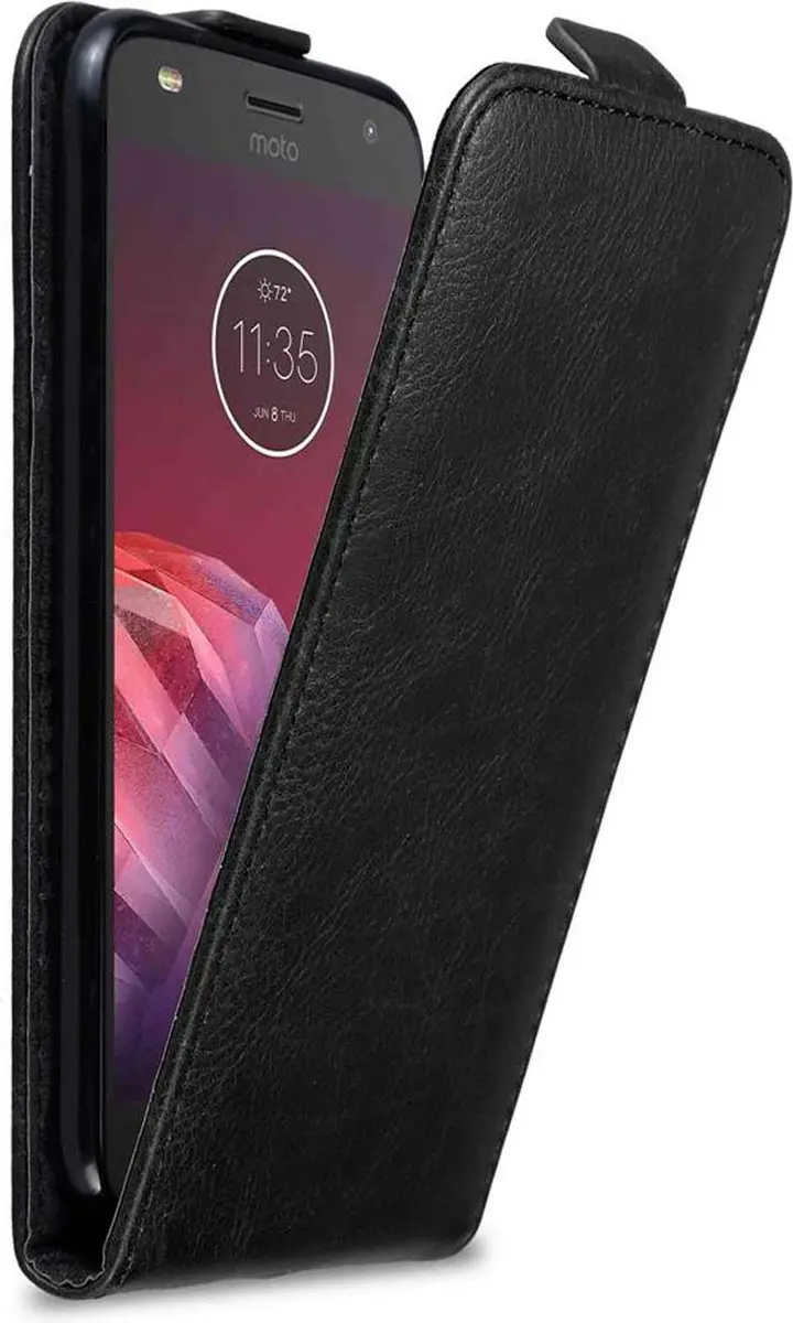 Cadorabo Hoesje geschikt voor Motorola MOTO Z2 PLAY / Z2 FORCE in ZWARTE NACHT - Beschermhoes in flip design Case Cover met magnetische sluiting