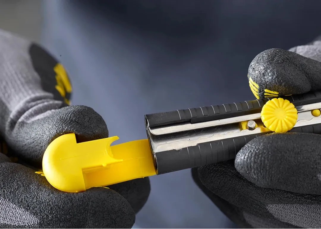 Stanley Afbreekmes MPO 9mm - Zwart/Geel - afbeelding 6 van 6