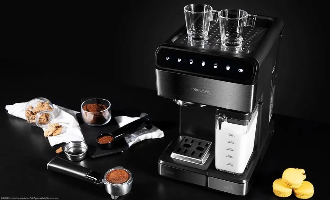 Cecotec Halbautomatische Espressomaschine Power Instant-ccino 20 Touch Serie Nera. 1350 W, 20 Bar Druck, 500 ml Milchtank, Touch-Steuerung, 1,4 Liter Wassertank, Edelstahl-Finish - afbeelding 3 van 6