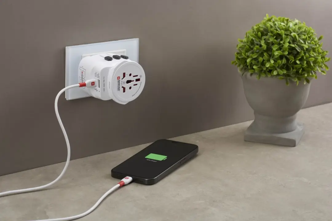 Skross Pro Light USB AC45PD World Reisstekker - Wit - afbeelding 3 van 6