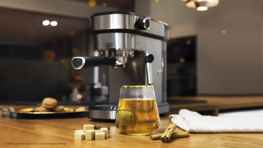 Cecotec Espressomaschine Cafelizzia 790 Steel für Espressos und Cappuccinos. 1350 W, Portafilterarm mit Doppelauslauf und zwei Filtern, 20 Bar Druck, abnehmbarer 1,2-Liter-Tank, Edelstahl - afbeelding 2 van 6