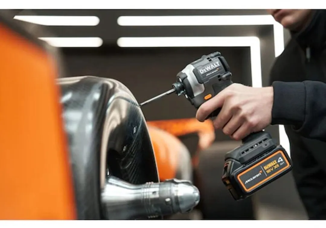 DeWalt DCF85MM2T-QW Slagschroevendraaier 18V XR - 2x 4000mAh Accu