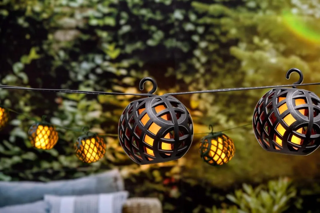 Grundig Zonne-lichtsnoer 10 LED Lampionnen - 12 Lumen - Zwart