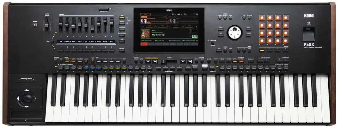 Korg Pa5X 61 Arranger Keyboard met Aftertouch, EDS-XP Sound Engine en 8 inch Tou