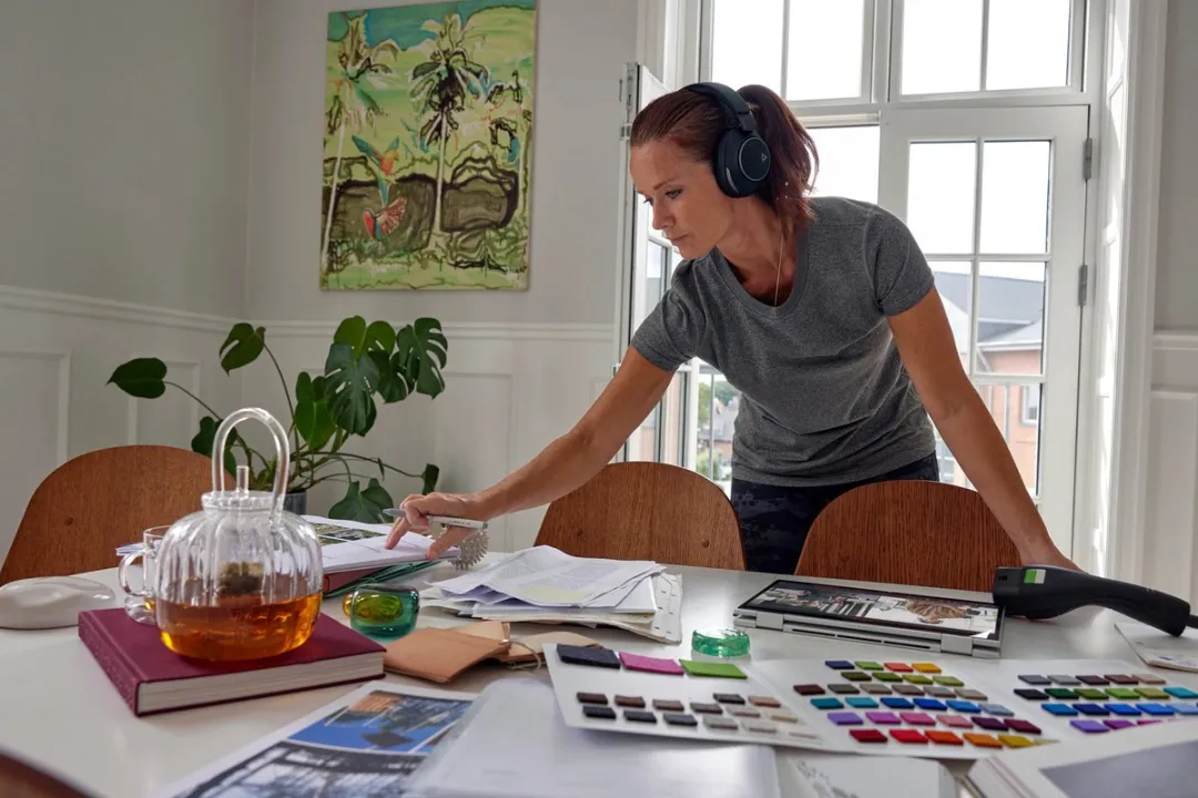 HP Poly – Voyager Surround 85 UC – Headset – Teams – Bluetooth 5.3