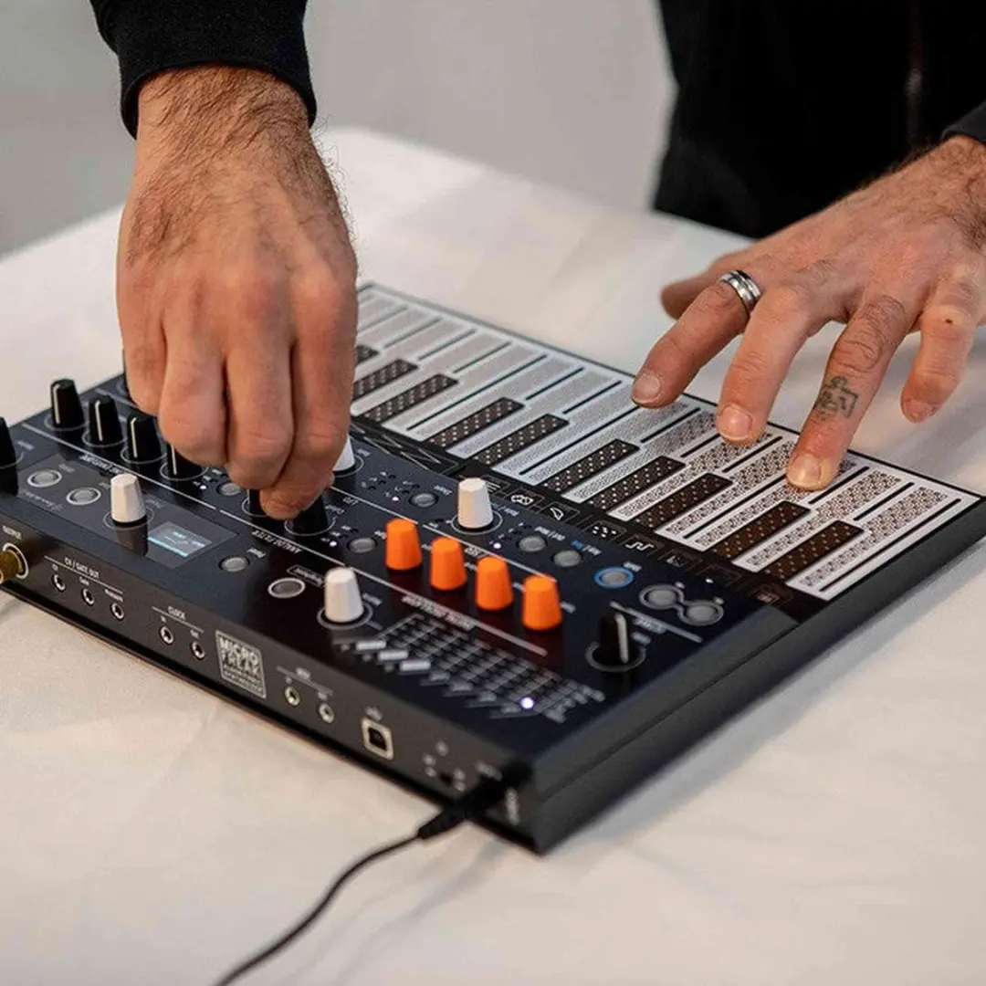 Arturia MicroFreak Synthesizer - Zwart - afbeelding 6 van 6