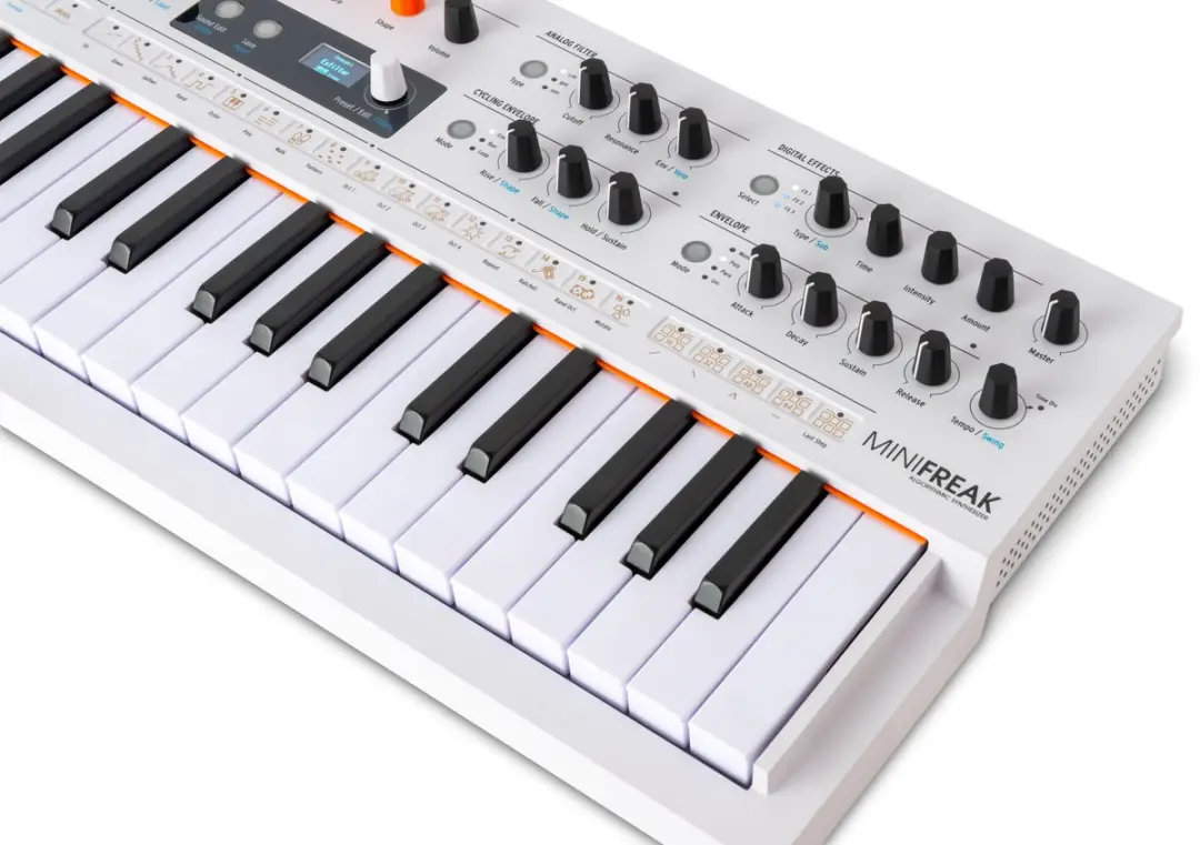 Arturia MiniFreak Synthesizer - 37 Toetsen - Wit - afbeelding 3 van 6