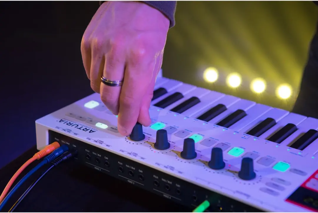 Arturia KeyStep Pro 49MKEKEYSTEPPRO MIDI Controller - Wit - afbeelding 5 van 6