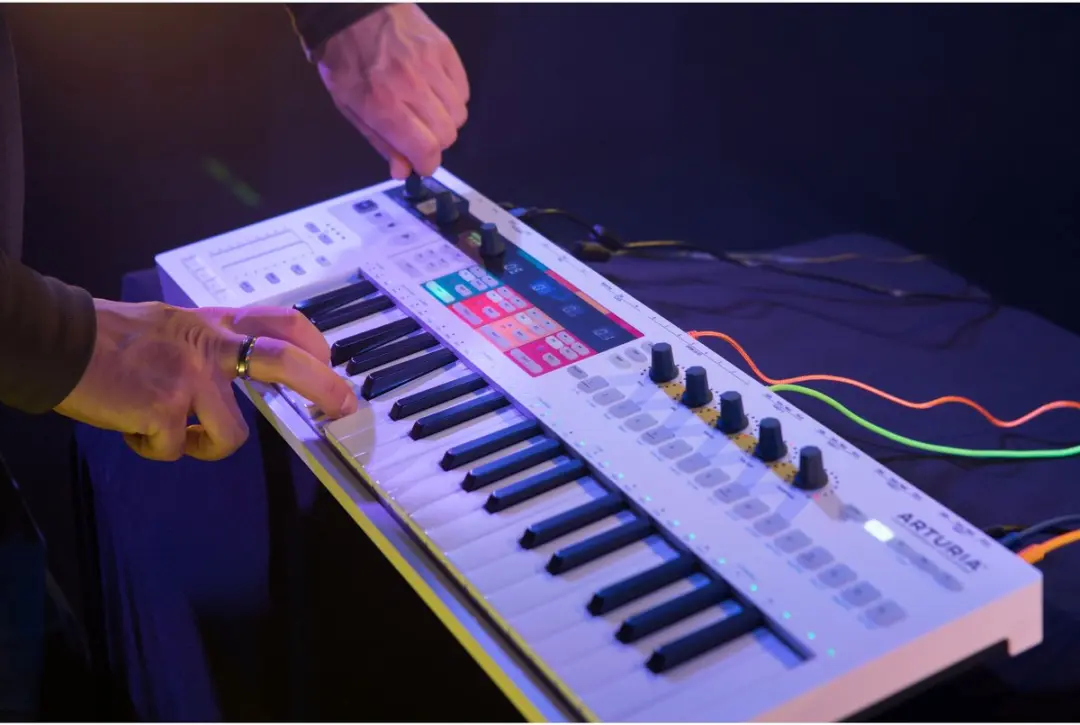 Arturia KeyStep Pro 49MKEKEYSTEPPRO MIDI Controller - Wit - afbeelding 4 van 6