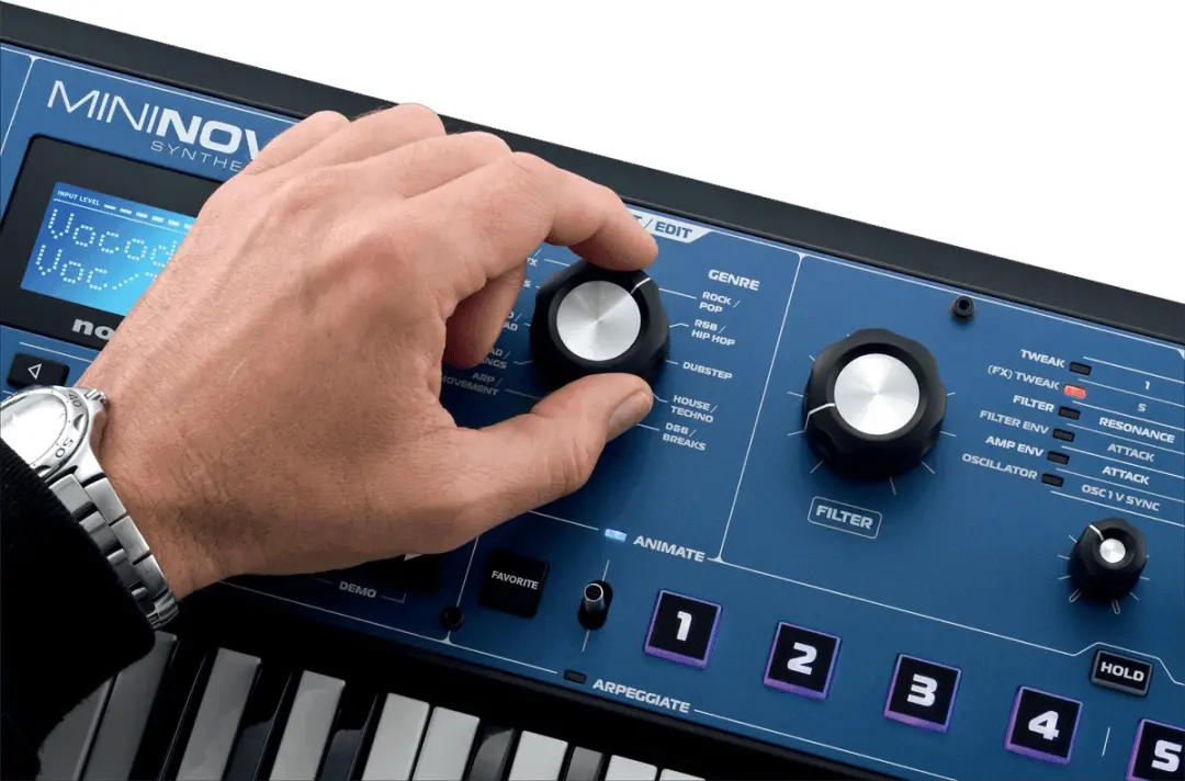Novation MiniNova Synthesizer - 37 Mini-Toetsen - afbeelding 4 van 6