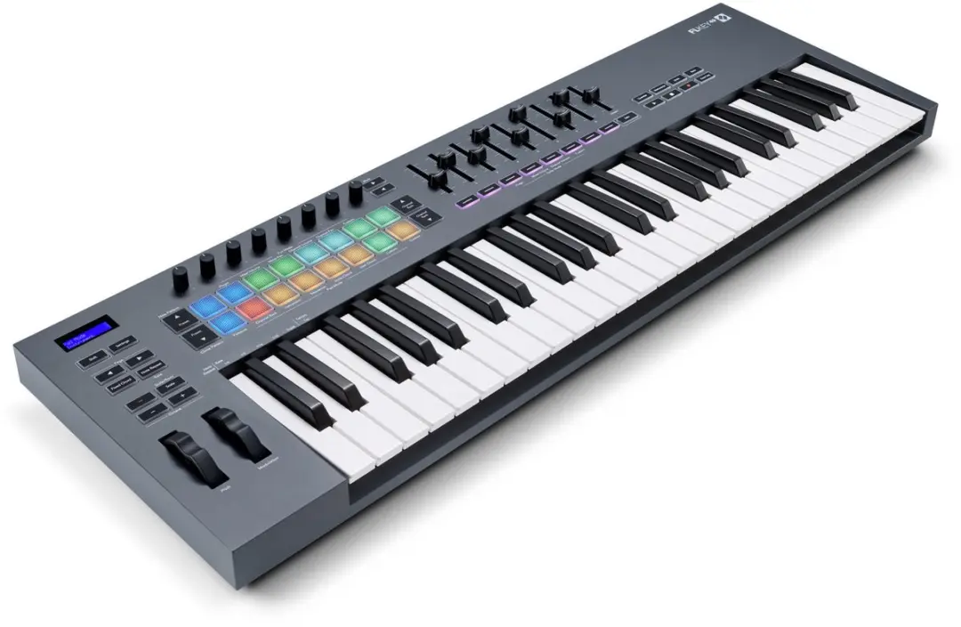 Novation Launchkey 49 MK4 - MIDI Keyboard Controller - 49 Semi-Gewogen Toetsen - 4 Octaven - 16 FSR Drumpad - 9 Faders - 8 Encoders - OLED Display - USB-C - 5-Pins MIDI - afbeelding 3 van 6