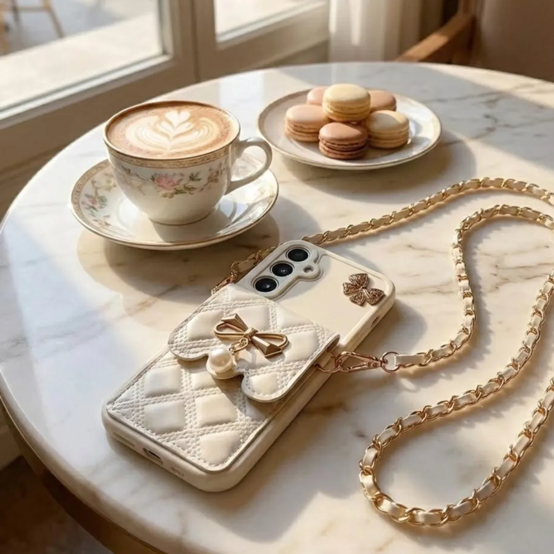 NUVEX Crèmekleurig Telefoonhoesje S25 - Quilt met Goud & Parels - 2 Pasjes