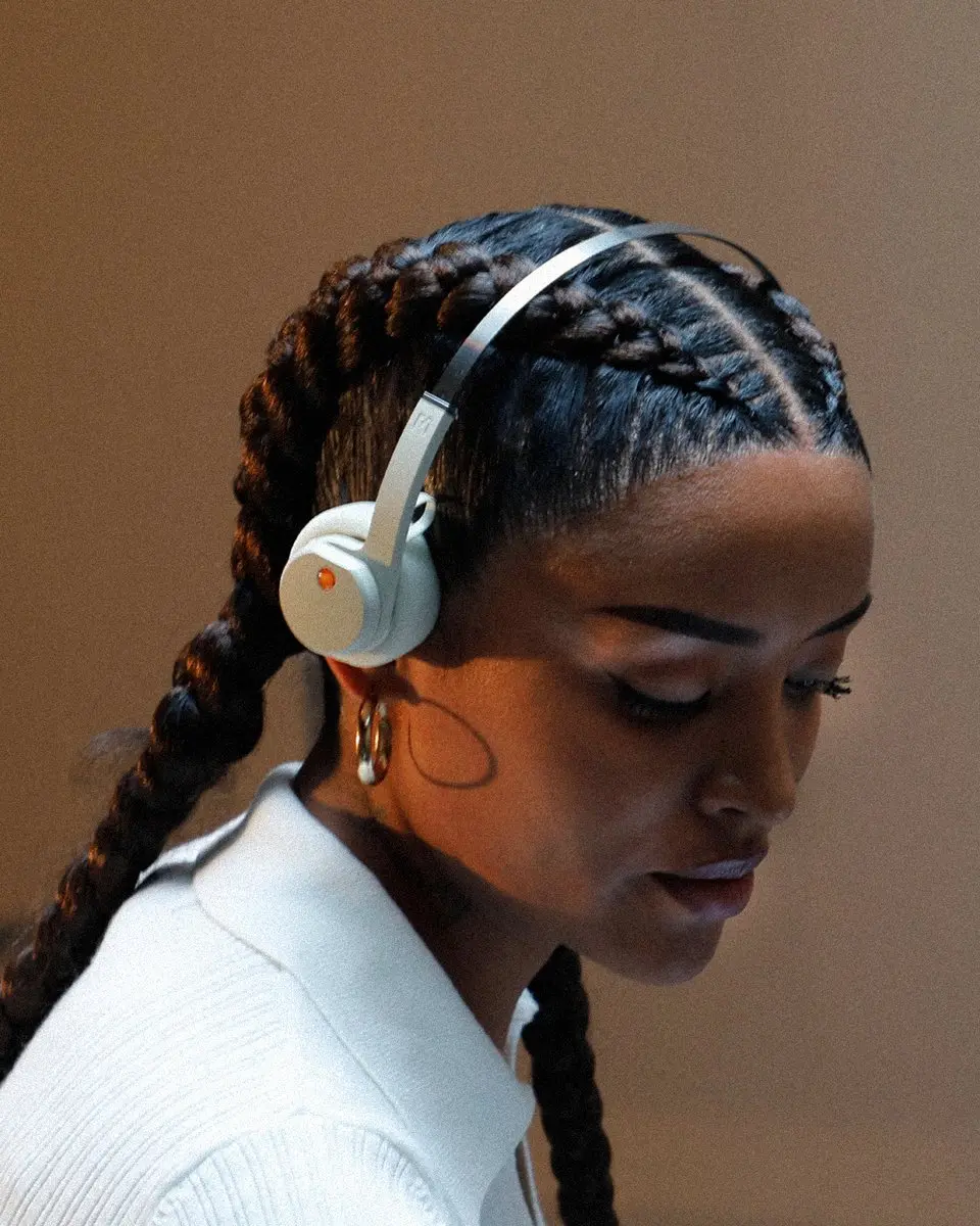 Mondo On-Ear Koptelefoon - Bluetooth 5.3 - Grijs Beige - afbeelding 5 van 6