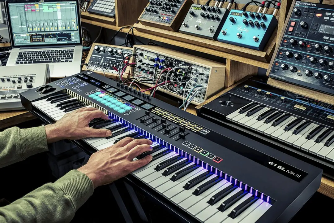 Novation 61SL MkIII MIDI Keyboard Controller - 61 Toetsen - afbeelding 3 van 6