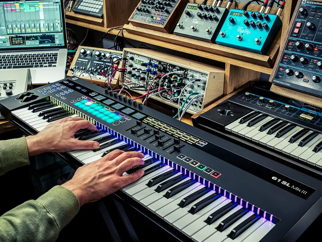 Novation 61SL MkIII MIDI Keyboard Controller - 61 Toetsen - afbeelding 6 van 6