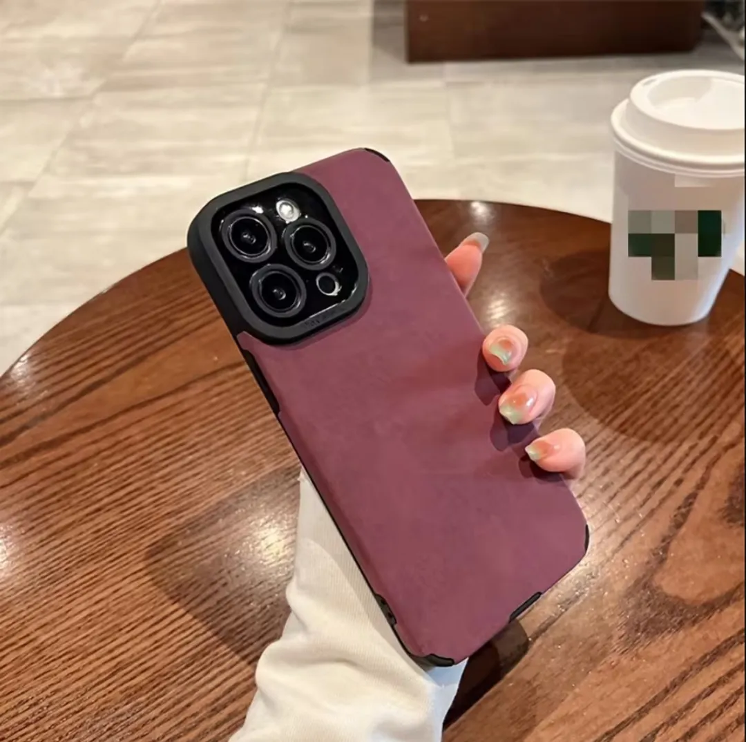 NUVEX Bordeaux Paars Mat iPhone 16 Hoesje