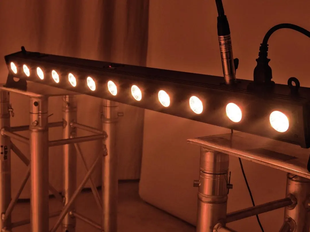 Eurolite LED BAR-12 QCL RGBW Bar - Zwart - afbeelding 5 van 6
