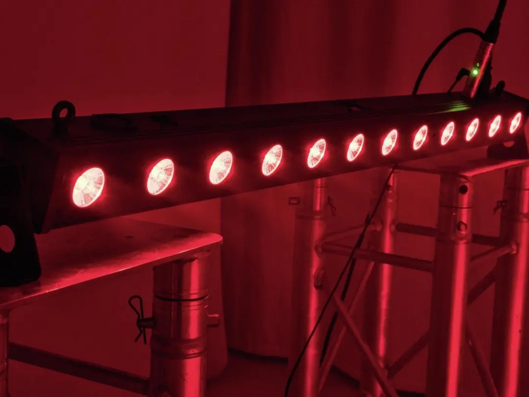 Eurolite LED BAR-12 QCL RGBW Bar - Zwart - afbeelding 6 van 6