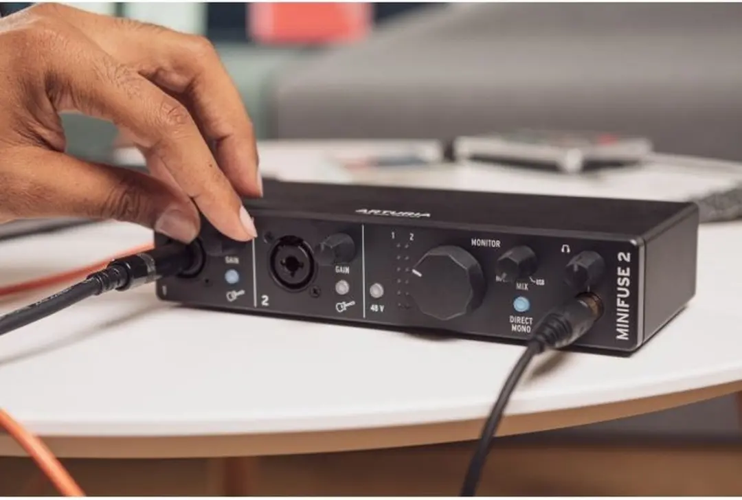 Arturia MiniFuse 2 Wit 2-in/2-uit USB-C Audio Interface - afbeelding 2 van 6