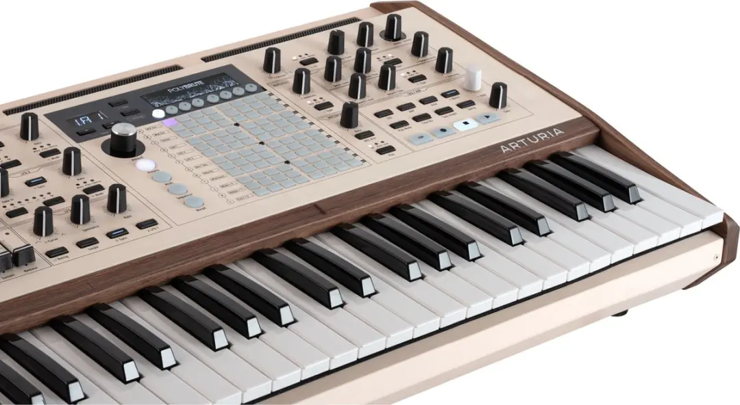 Arturia PolyBrute 12 Synthesizer - 12 Voices - Beige - afbeelding 4 van 6