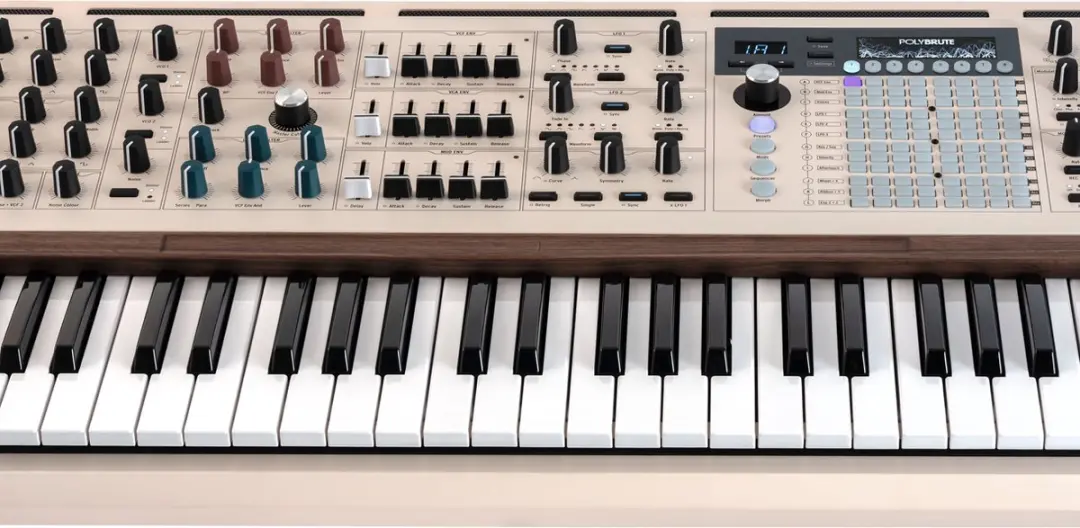Arturia PolyBrute 12 Synthesizer - 12 Voices - Beige - afbeelding 2 van 6