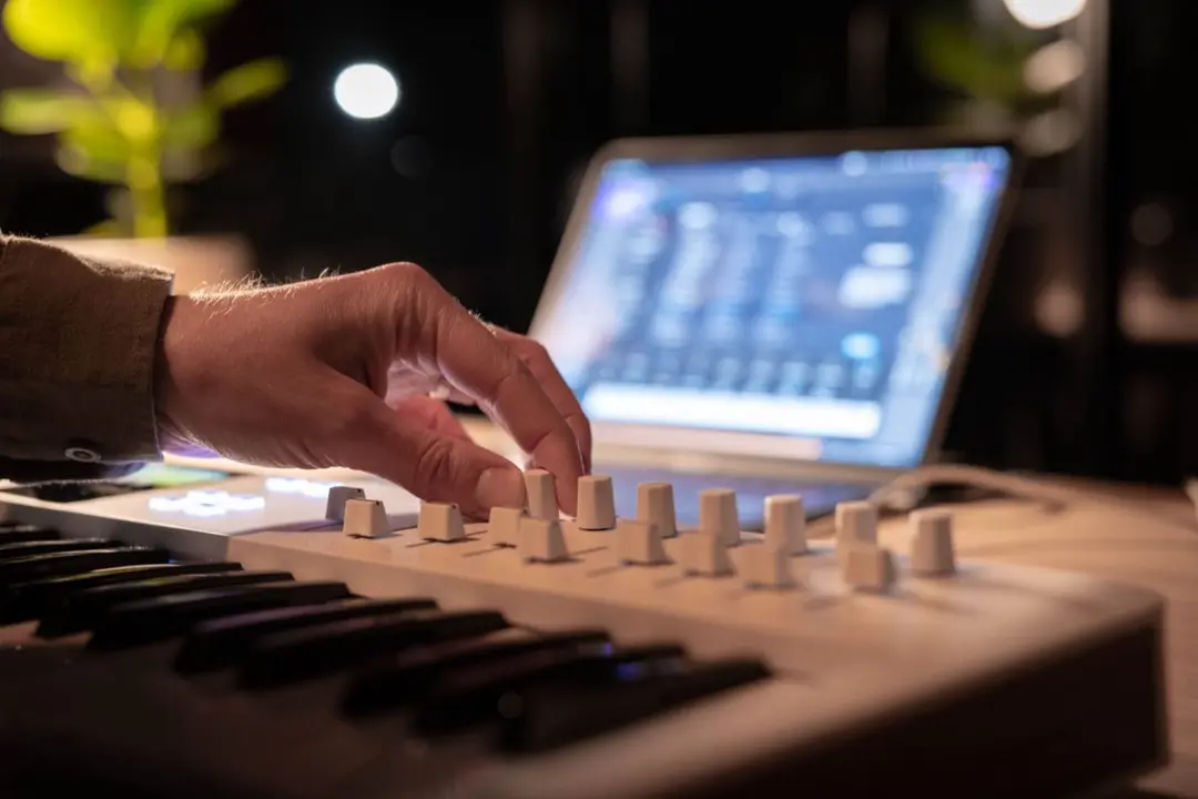 Arturia KeyLab Essential 49 MK3 MIDI Controller - Zwart - afbeelding 3 van 6