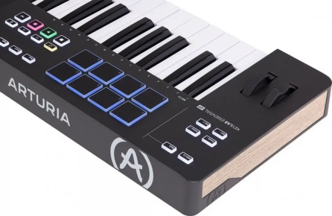 Arturia KeyLab Essential 49 MK3 MIDI Controller - Zwart - afbeelding 2 van 6