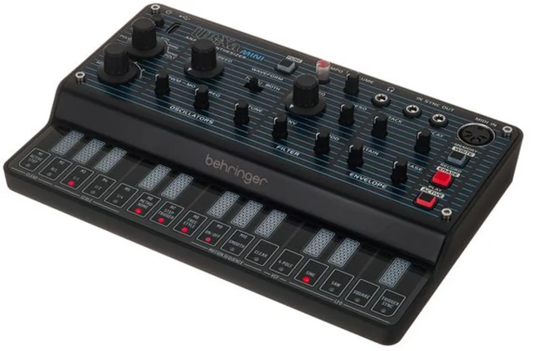 Behringer UB-Xa D 0718-AAL86-EU1 Analogsynthesizer