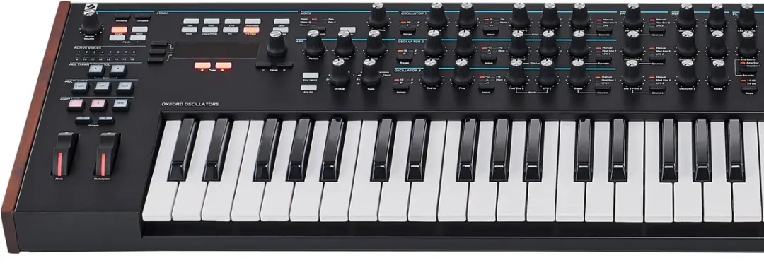 Novation Summit Synthesizer - 88 Toetsen - Zwart/Wit - afbeelding 6 van 6