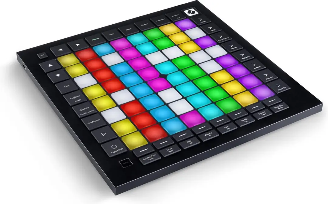 Novation Launchpad Pro MK3 MIDI-controller - Zwart - afbeelding 2 van 6